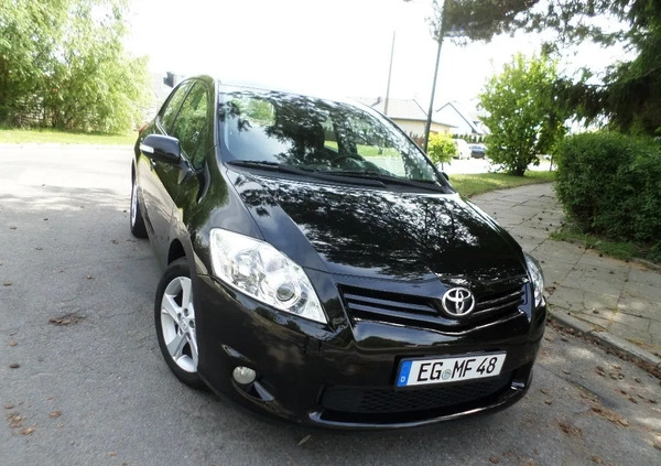 Toyota Auris cena 25700 przebieg: 132000, rok produkcji 2011 z Radom małe 379